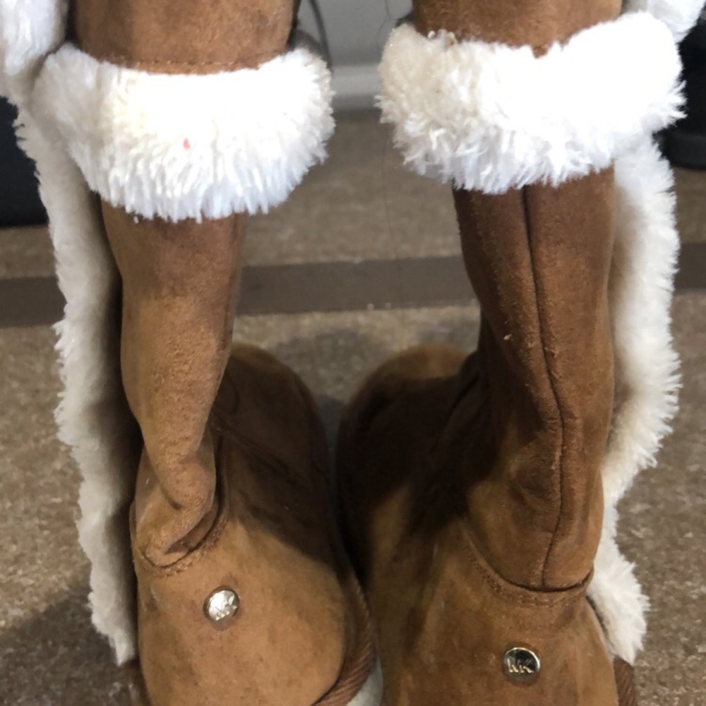 super cute chestnut color boots